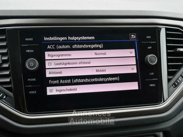 Volkswagen T-Roc Mark 1 (2017-2022) 1.0 TSI - CAMERA - ACC - CARPLAY - PANO - NAVI - VERWARM. ZET - - 24