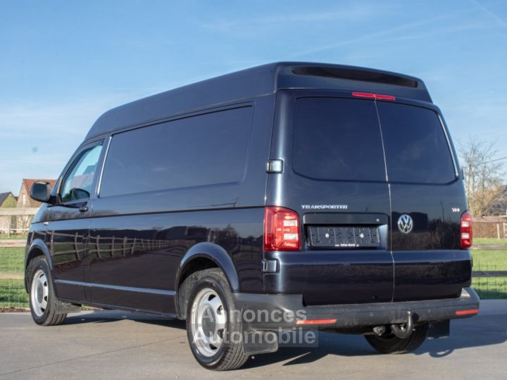 Volkswagen T6 Volkswagen Transporter High Roof 2.0 TDI 204PK - LICHTE VRACHT - 3 PLAATSEN - SENSOREN - AIRCO - TREKHAAK - EURO 6 - 10