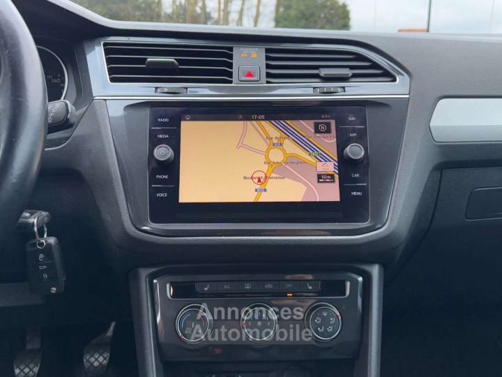 Volkswagen Tiguan Sg chauff Attelage Ja 17 GPS - 23