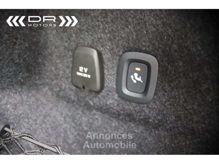 Volvo S60 B3 MHEV GEARTRONIC DARK PLUS - LEDER LED KEYLESS ENTRY HARMANN KARDON - 38