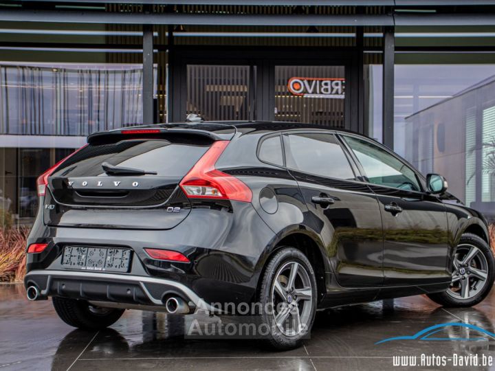 Volvo V40 2.0 D2 - HISTORIEK - AIRCO - CRUISECONTROL - PARKEERSENSOREN - 32