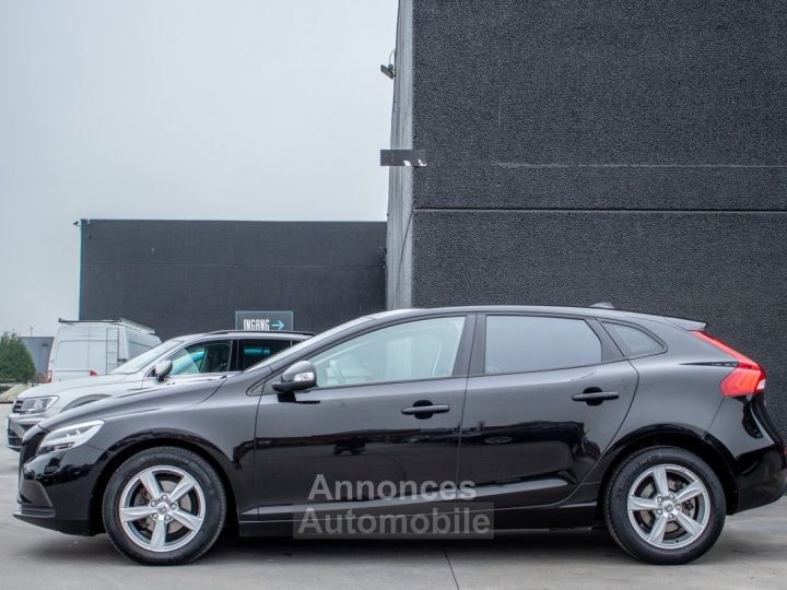 Volvo V40 2.0 D2 - HISTORIEK - AIRCO - CRUISECONTROL - SENSOREN - LED - EURO 6 - 10