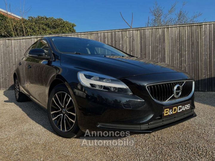 Volvo V40 2.0 T2 Momentum 16-NAVI-CRUISE-LED-PDC.. - 1