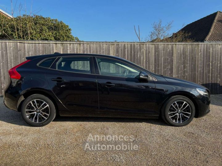 Volvo V40 2.0 T2 Momentum 16-NAVI-CRUISE-LED-PDC.. - 6