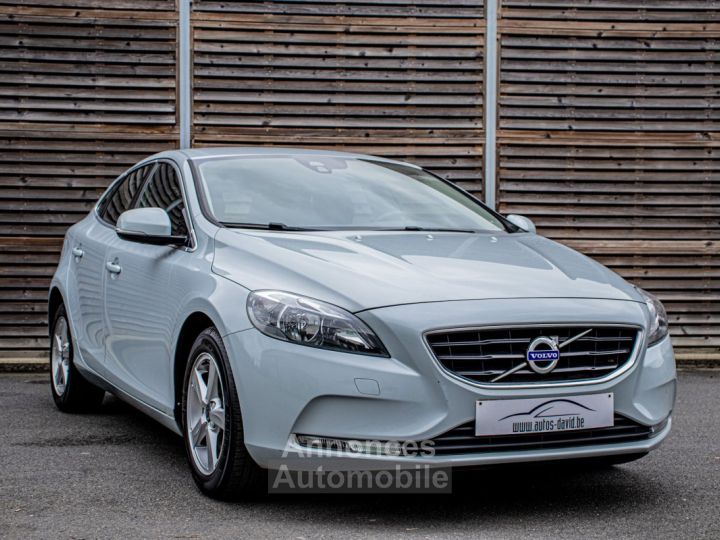 Volvo V40 T3 1.6i  - 1STE EIGENAAR - HISTORIEK - PARKEERSENSOREN - AIRCO - CRUISECONTROL - 6