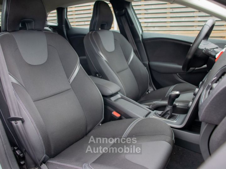 Volvo V40 T3 1.6i  - 1STE EIGENAAR - HISTORIEK - PARKEERSENSOREN - AIRCO - CRUISECONTROL - 15