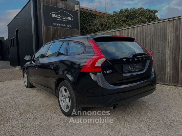 Volvo V60 2.0 D2 Kinetic Geartronic NETTO: € 9.909 EURO - 2