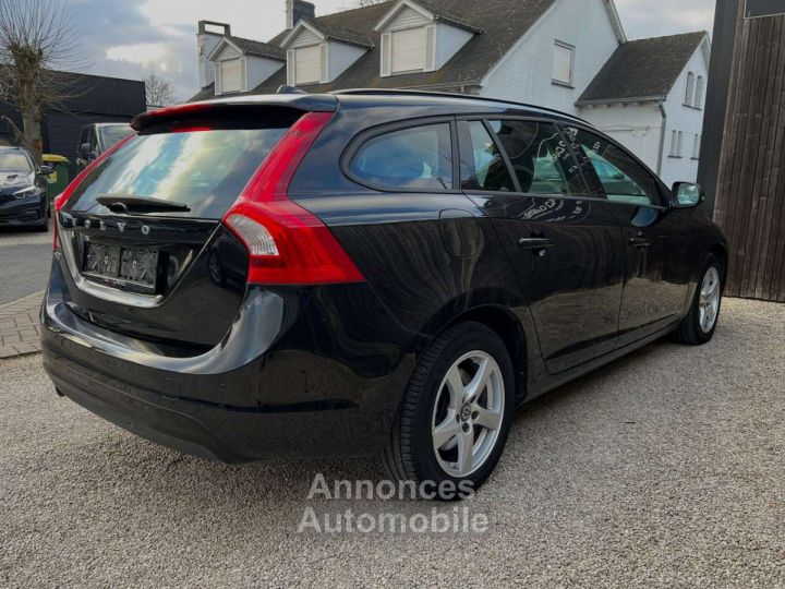 Volvo V60 2.0 D2 Kinetic Geartronic NETTO: € 9.909 EURO - 4