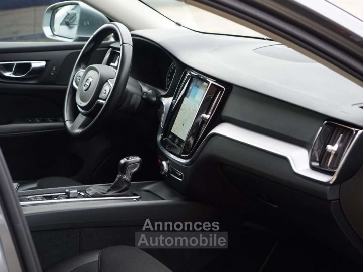 Volvo V60 2.0 D3 Momentum COCKPIT NAVI RADAR CLIMTRONIC 6DT - 9