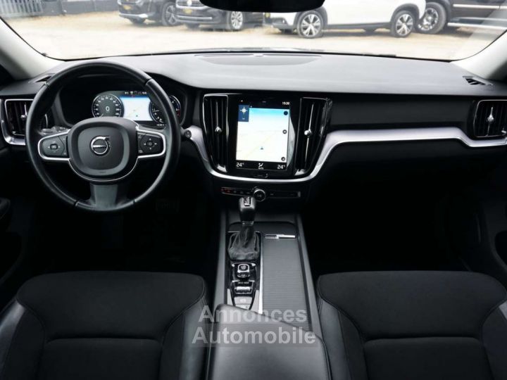 Volvo V60 2.0 D3 Momentum COCKPIT NAVI RADAR CLIMTRONIC 6DT - 14