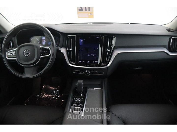 Volvo V60 B4 MOMENTUM GEARTRONIC - LEDER LED KEYLESS ENTRY MIRROR LINK - 16