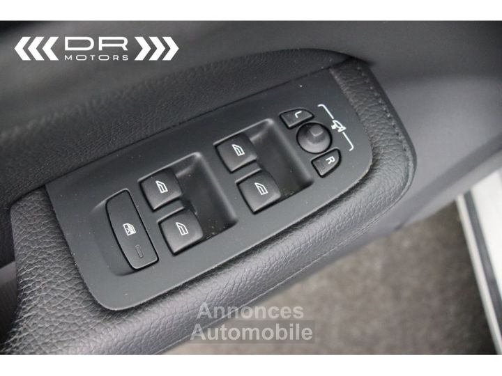 Volvo V60 B4 MOMENTUM GEARTRONIC - LEDER LED KEYLESS ENTRY MIRROR LINK - 38