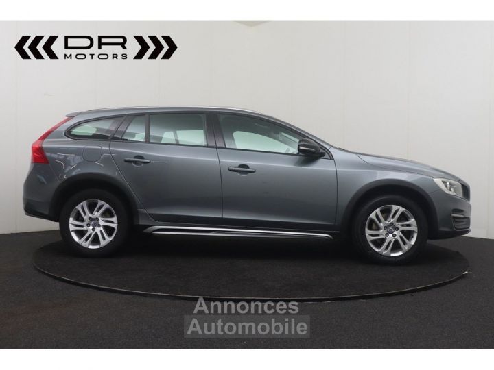 Volvo V60 Cross Country D3 - LEDER NAVI - 4