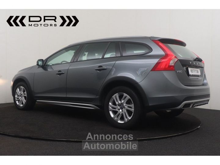 Volvo V60 Cross Country D3 - LEDER NAVI - 7