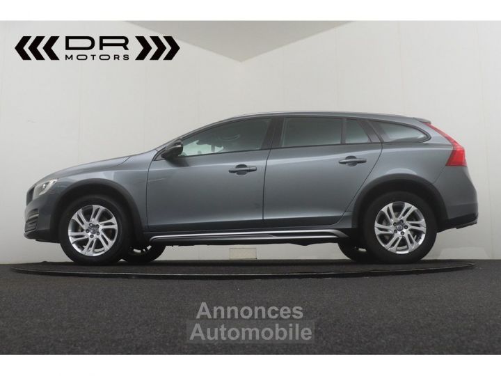 Volvo V60 Cross Country D3 - LEDER NAVI - 9