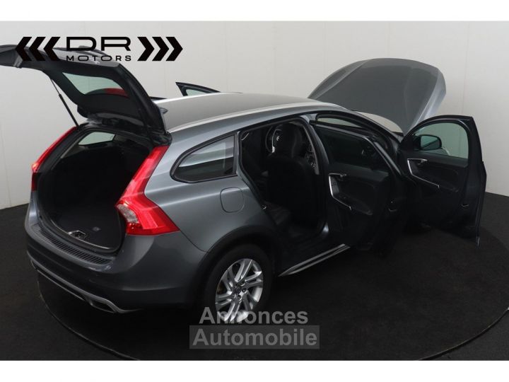 Volvo V60 Cross Country D3 - LEDER NAVI - 10