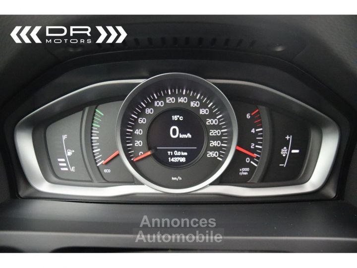 Volvo V60 Cross Country D3 - LEDER NAVI - 25