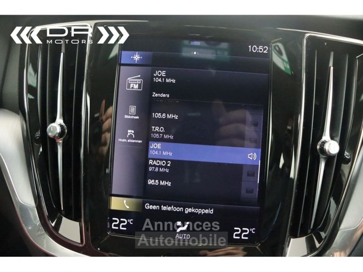 Volvo V60 D3 MOMENTUM - LEDER LED NAVI MIRRORLINK - 19