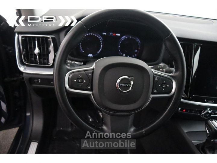 Volvo V60 D3 MOMENTUM - LEDER LED NAVI MIRRORLINK - 27