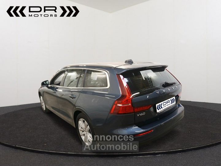 Volvo V60 D3 MOMENTUM - LEDER LED NAVI MIRRORLINK - 2