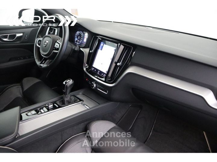 Volvo V60 D3 R DESIGN - LEDER LED APPLE CARPLAY / ANDROID TOPSTAAT - 15