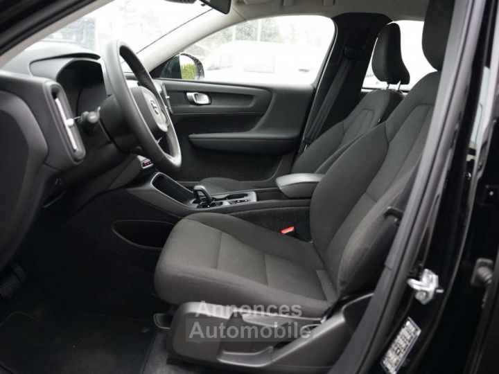 Volvo XC40 1.5 T2 Momentum Geartronic CARPLAY, NAVI, CRUISE - 4