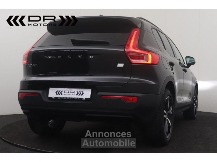 Volvo XC40 T4 FULL HYBRID - R DESIGN NAVI LED PANODAK HARMAN KARDON - 9