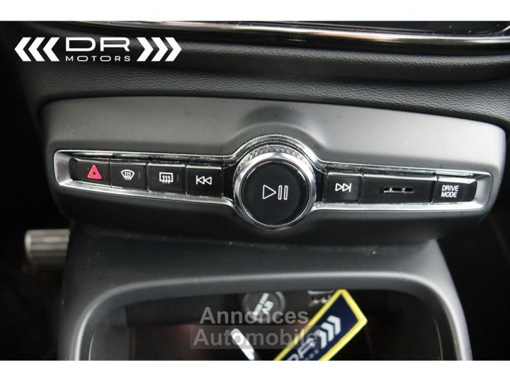 Volvo XC40 T4 FULL HYBRID - R DESIGN NAVI LED PANODAK HARMAN KARDON - 25