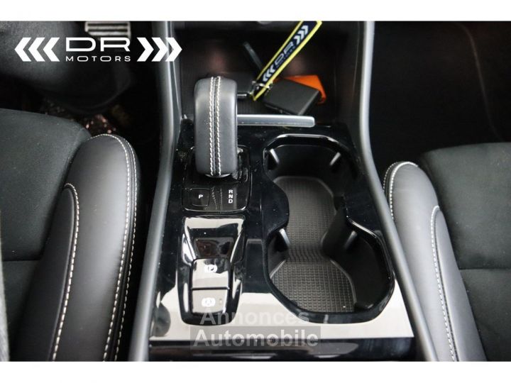 Volvo XC40 T4 FULL HYBRID - R DESIGN NAVI LED PANODAK HARMAN KARDON - 26