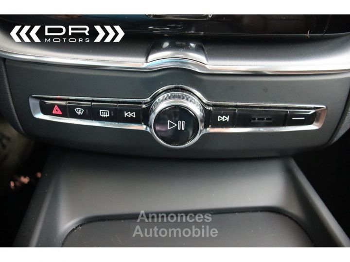 Volvo XC60 T8 AWD GEARTRONIC MOMENTUM - PANODAK NAVI LED LEDER - 21