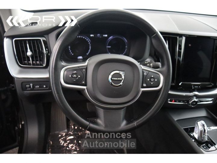 Volvo XC60 T8 AWD GEARTRONIC MOMENTUM - PANODAK NAVI LED LEDER - 31