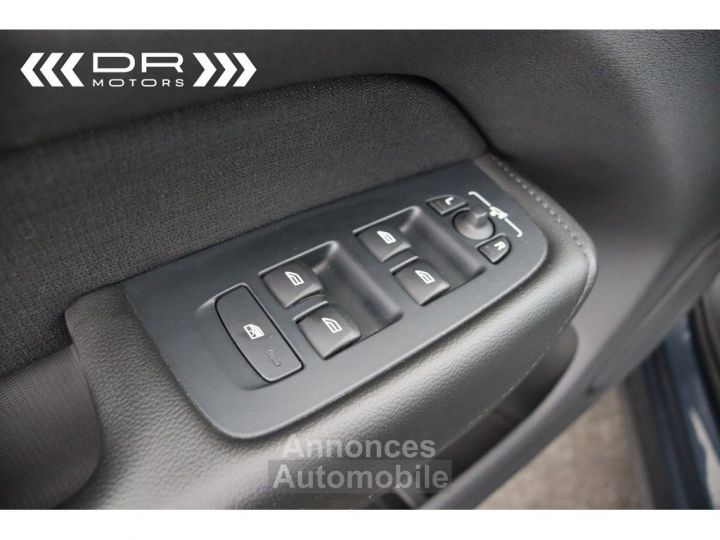 Volvo XC60 T8 AWD GEARTRONIC MOMENTUM PRO - PANODAK NAVI LED LEDER TREKHAAK - 28