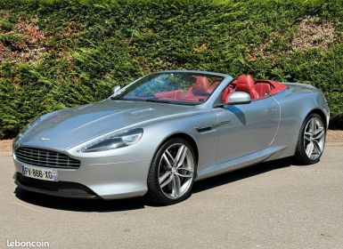 Aston Martin DB9 II Volante Cabriolet 6.0 V12 517 Touchtronic 04-2013 60840kms Couleur ext Skyfall Silver int Chancellor Red Occasion