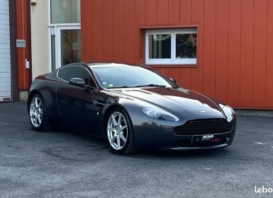 Aston Martin V8 Vantage boite meca 3.9 l 385 ch