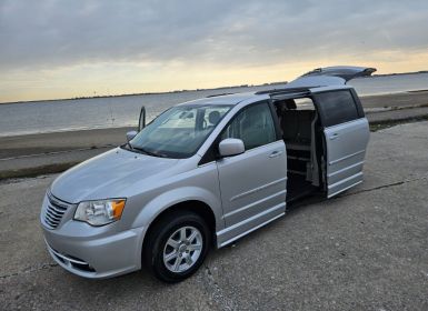 Chrysler Town and Country Occasion