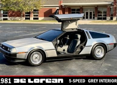 DeLorean DMC-12