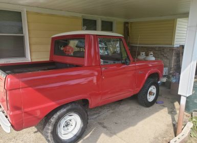 Ford Bronco . 