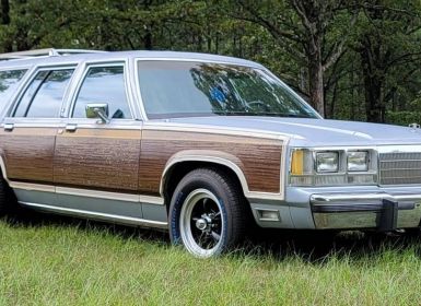 Vente Ford Country Squire station wagon  Occasion