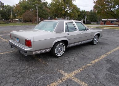 Ford Crown Victoria