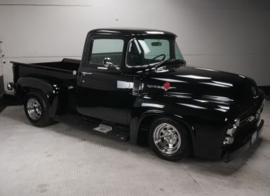 Ford F100 V8