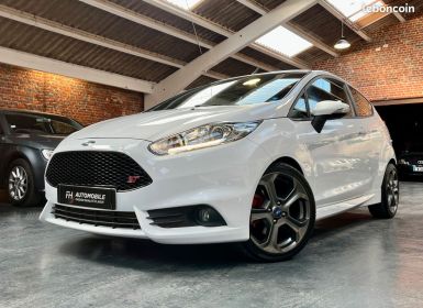 Ford Fiesta 1.6L EcoBoost 182 ch Régulateur, Bluetooth & Sièges Chauffants Historique complet sur factures État exceptionnel