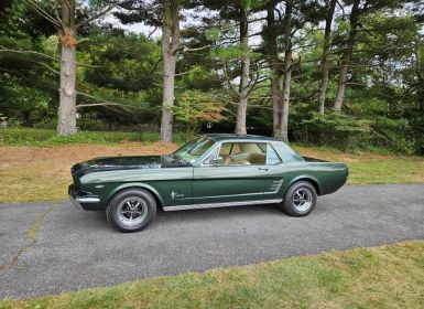 Ford Mustang coupe 