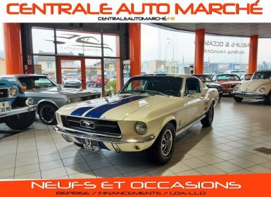 Ford Mustang FASTBACK V8 1968 BLANCHE BANDES BLEUES