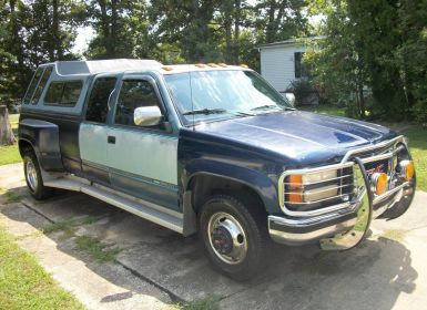 G.M.C Sierra c3500 dually ext. cab. 