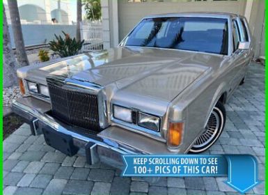 Lincoln Town Car