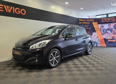 Achat Peugeot 208 1.2 82ch SIGNATURE + KIT DISTRI NEUF TOIT PANO. SIEGES CHAUFFANTS GARANTIE 12 MOIS Occasion