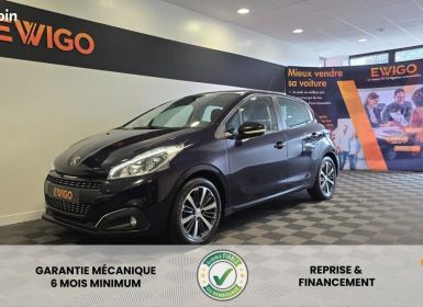 Achat Peugeot 208 1.2 82ch SIGNATURE + KIT DISTRI NEUF TOIT PANO. SIEGES CHAUFFANTS GARANTIE 12 MOIS Occasion