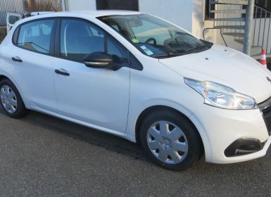 Peugeot 208 1.6 HDI 75 Cv BLUEHDI . 61000 KM ,1 ère Main 2 Places 5 Portes