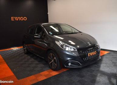 Peugeot 208 GENERATION-I 1.2 82ch ALLURE CAMERA SIEGES CHAUFFANTS TOIT PANO SUIVI GARANTIE 6 A ... Occasion