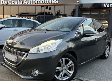 Achat Peugeot 208 PHASE 2 ALLURE 1.2 82 Cv TOIT PANORAMIQUE GPS CRIT AIR 1 / 69 500 Kms - GARANTIE 1 AN Occasion